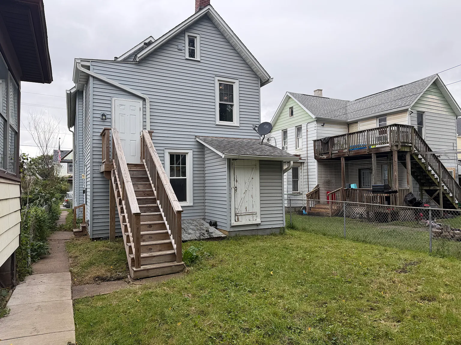 2 bed, 700 sqft, $800 — Photo 2