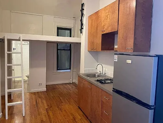 Rented by Loisaida Realty | media 4