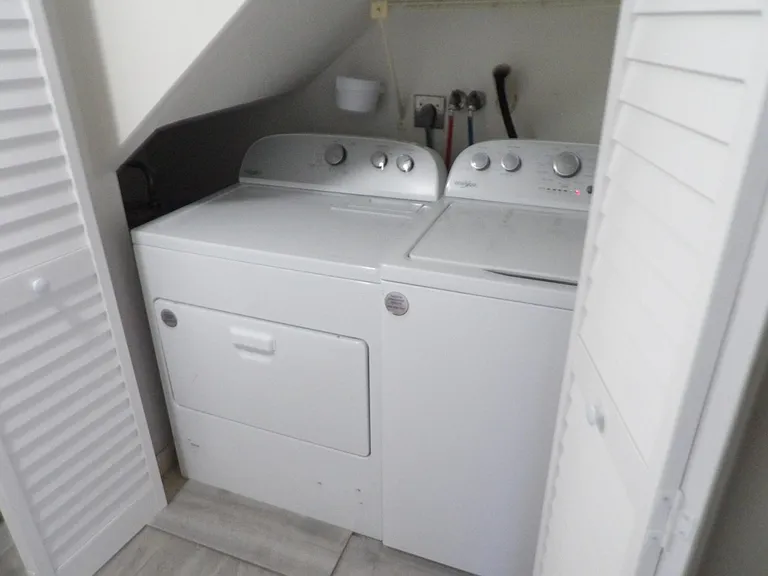 3845 Victoria Dr — Photo 11