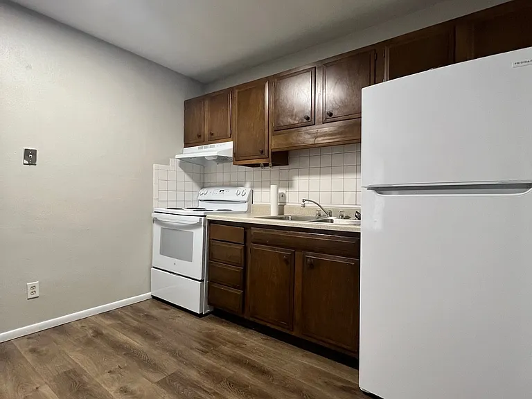 601 N Charles St #8 — Photo 5