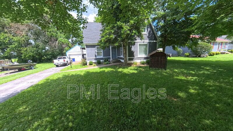 1st image of 504 Willow Ln