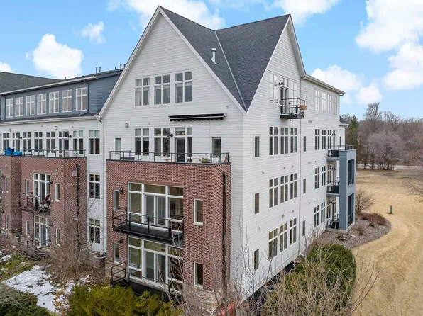 301 7th St W Unit 2204, Northfield, MN 55057