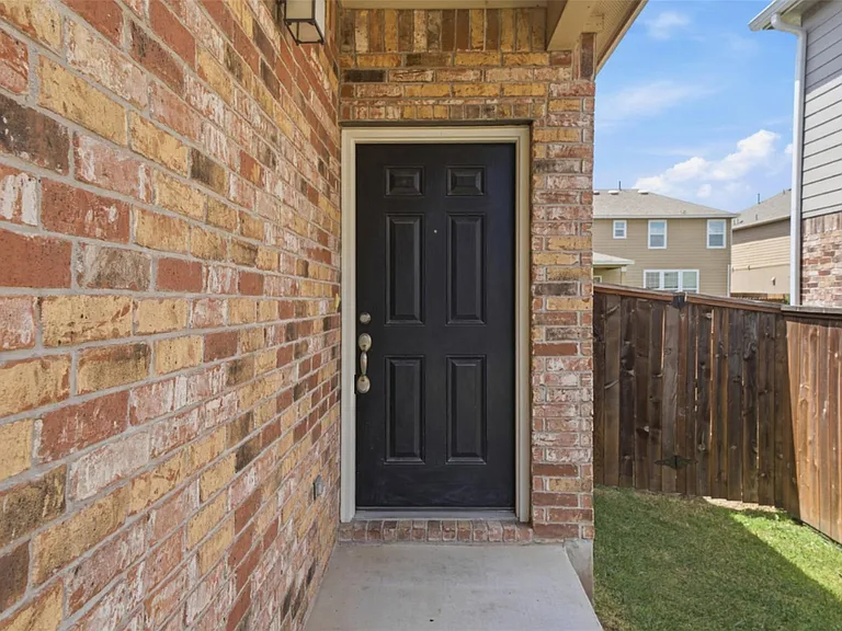 225 Danablu Dr — Photo 9