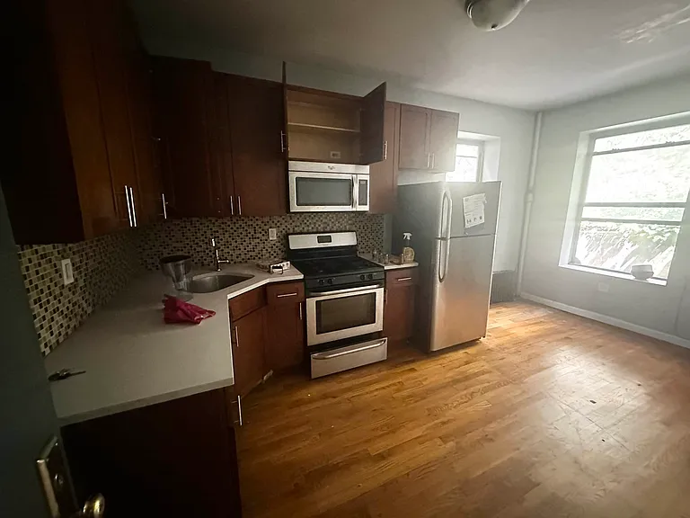 64 Wadsworth Ter #C — Photo 2