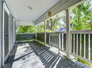 908 James St, Taylor, TX 76574