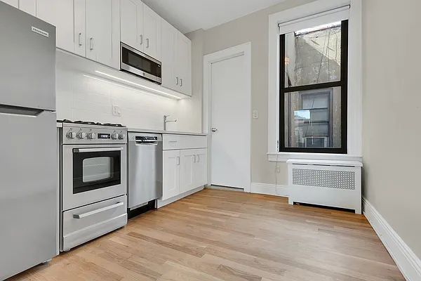 Rented by Compass | media 10