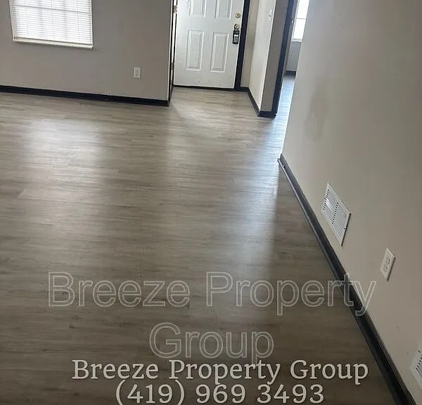 2983 Megan Cir — Photo 2