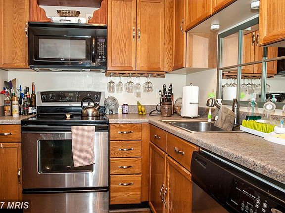 5th image of 14138 Betsy Ross Ln
