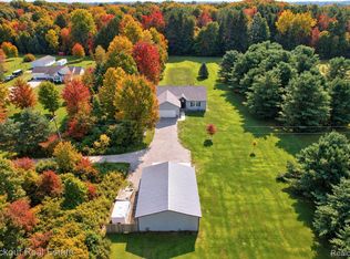 7600 Pine Grove Cir, Millington, MI 48746