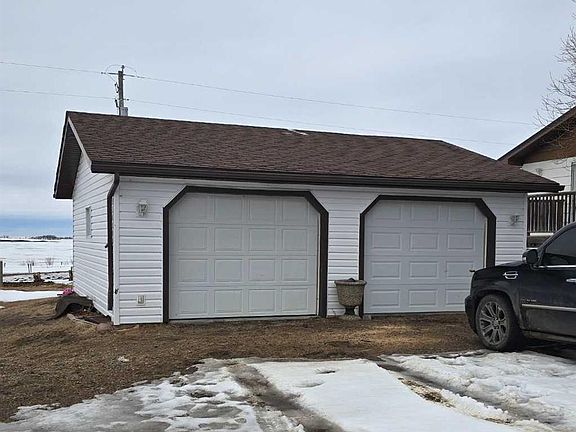 2nd image of Range Rd E #125-45062