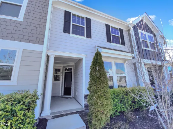 1424 Elk Falls Dr, Wendell, NC 27591