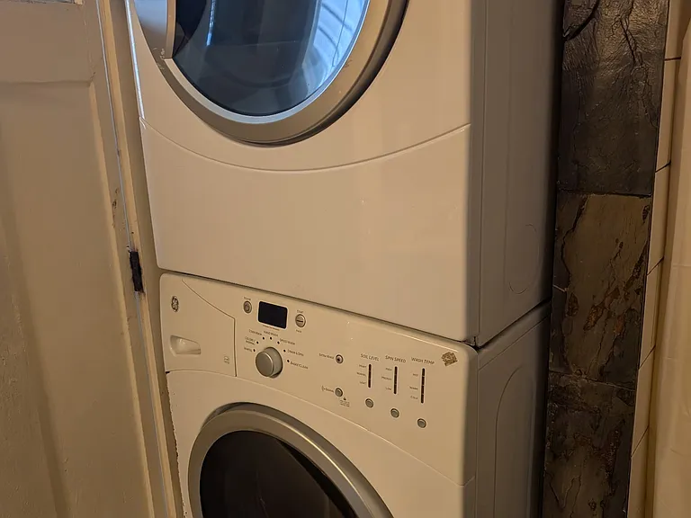In-unit washer/dryer
