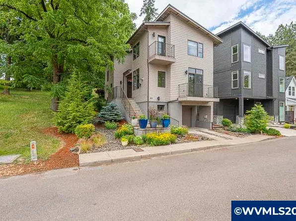 1892 Cousteau Loop SE, Salem, OR 97302