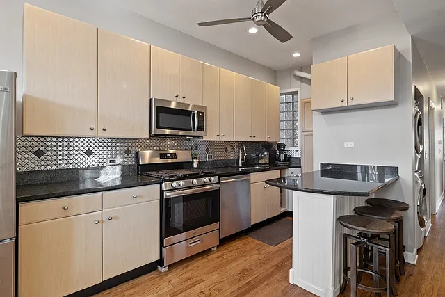 1340 N Wolcott Ave #2 — Photo 4