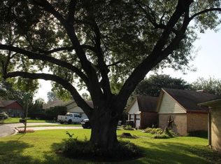 1926 Fulton St, Alvin, TX 77511