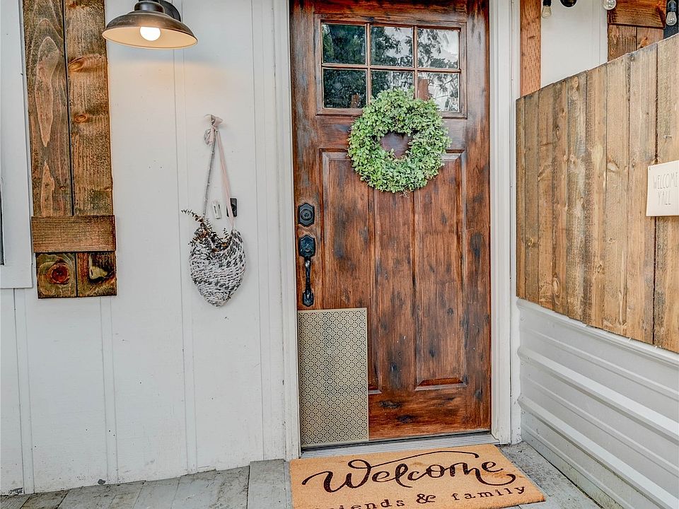 1st image of 21924 21928 88th Avenue E