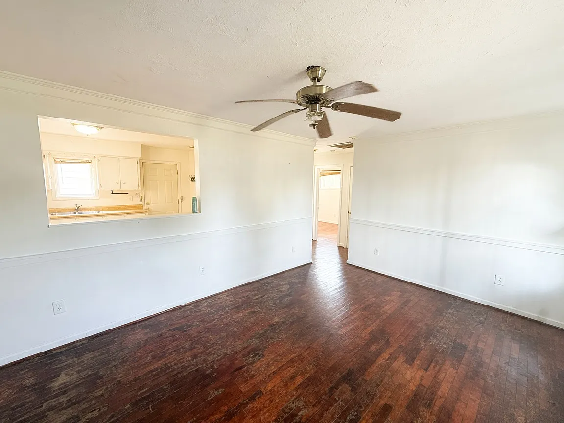 2 bed, 900 sqft, $925 — Photo 2