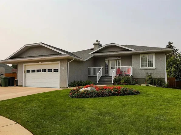 14 E Centennial Pl, Magrath, AB T0K 1J0
