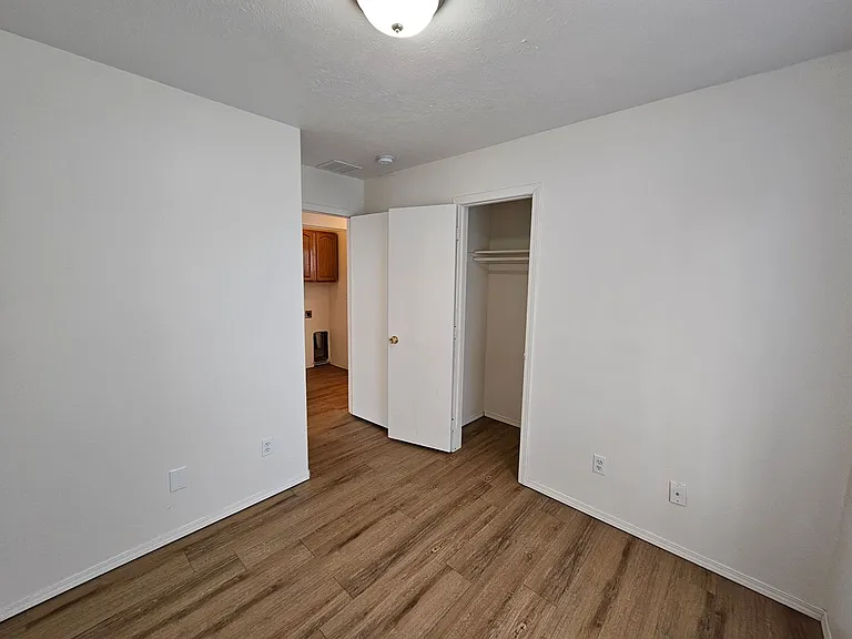 3216 E 4th Ave — Photo 6