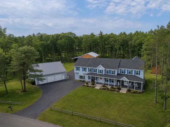11 Longwood Dr, Lunenburg, MA 01462