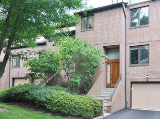 8 Drew Ct, North Caldwell, NJ 07006