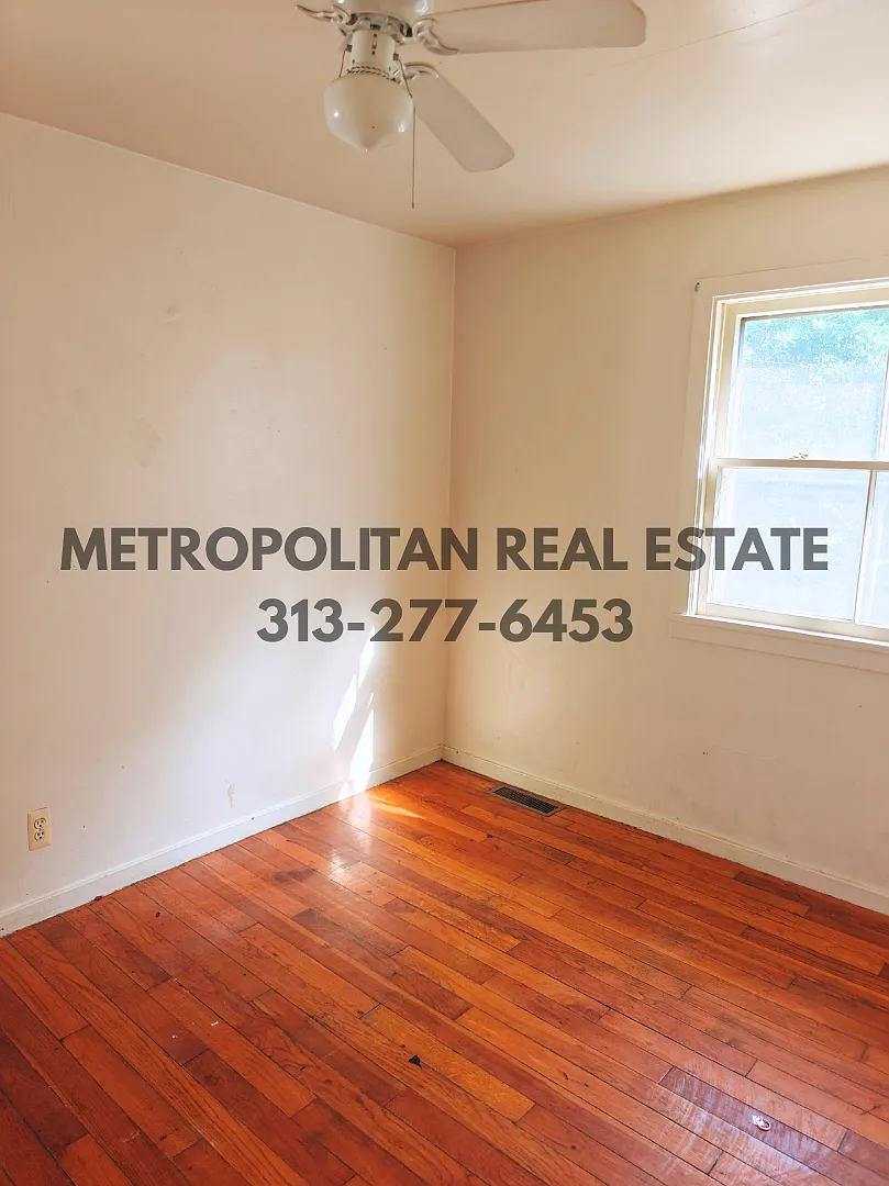3 bed, 1.5 bath, 1054 sqft, $1,250 — Photo 3