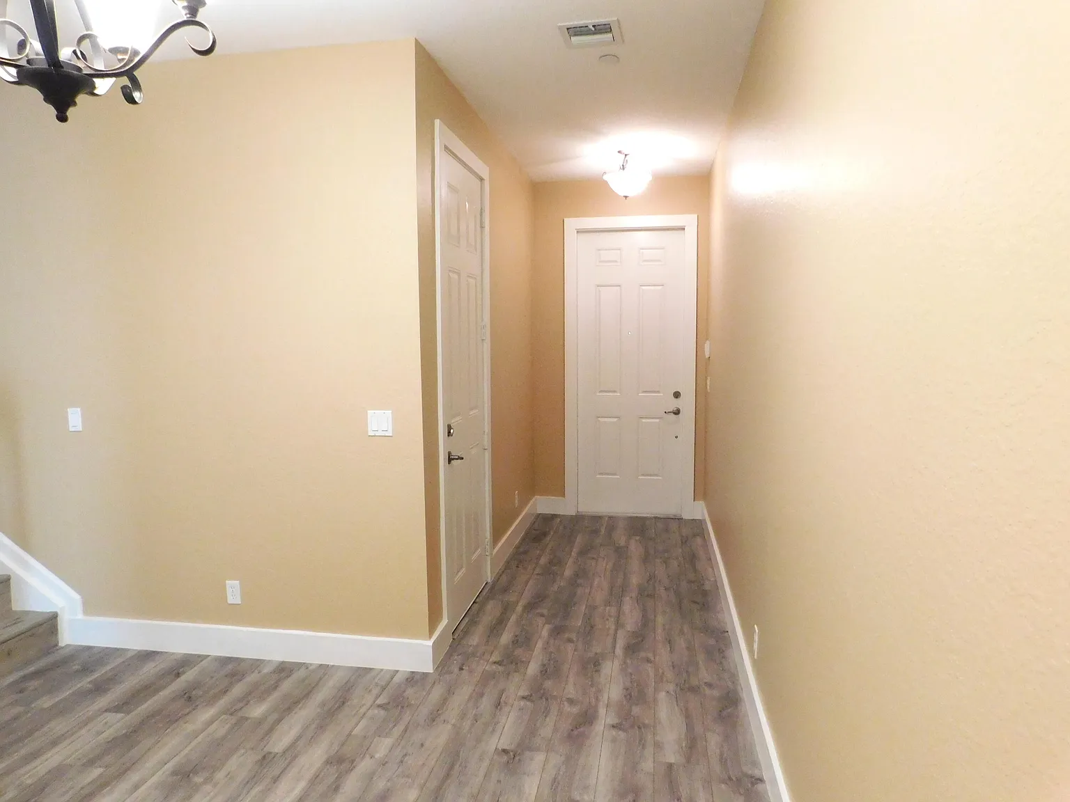2 bed, 2.5 bath, 1633 sqft, $2,300 — Photo 4