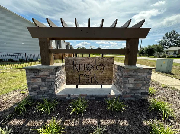 928 Kingscote Dr, Fayetteville, NC 28314