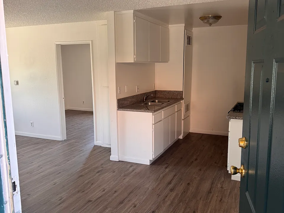1700 Pomeroy Ave #203