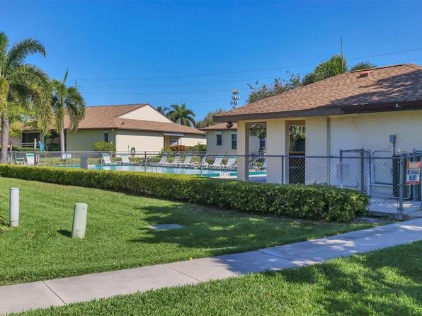 3208 Vivienda Blvd, Bradenton, FL 34207