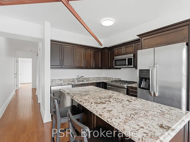 2541 Yonge St #1 — Photo 2