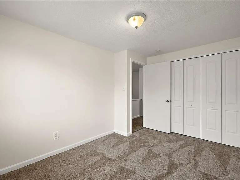 219 Ashland St — Photo 28