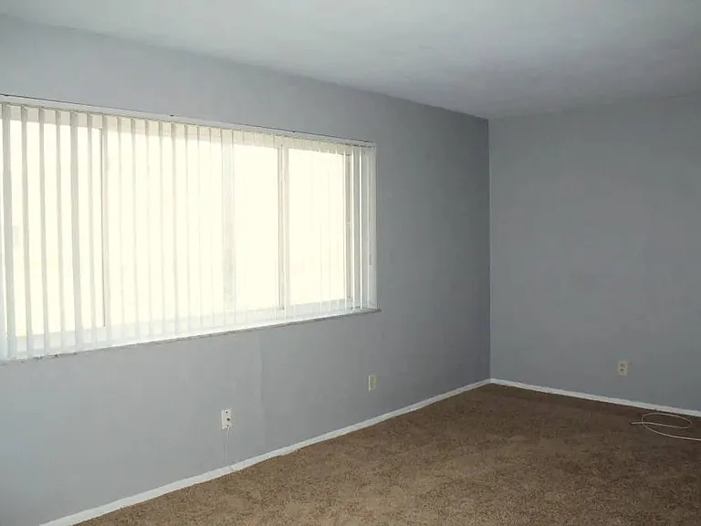 Eden Rock Apartments — Photo 13