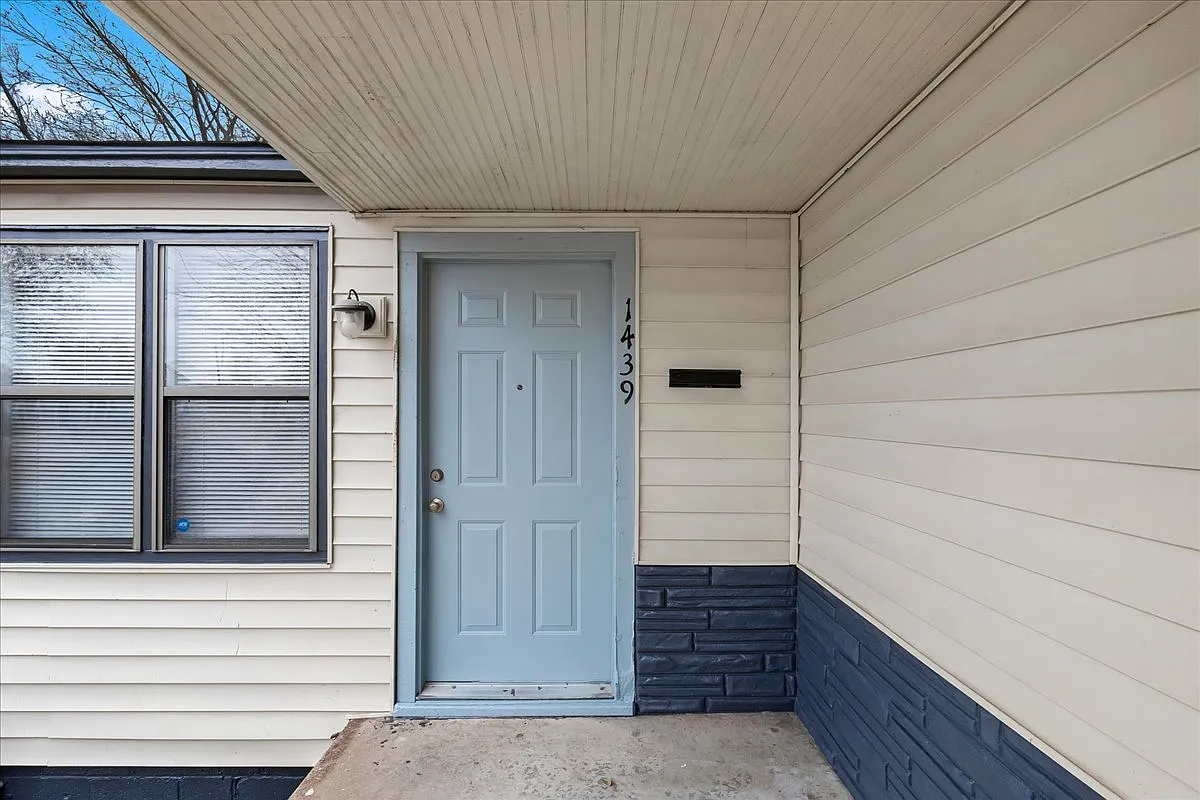 Building Photo - 1439 N Olympia Ave