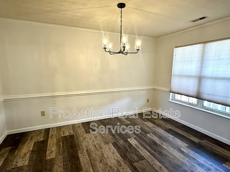9385 Pine Tree Rd — Photo 4