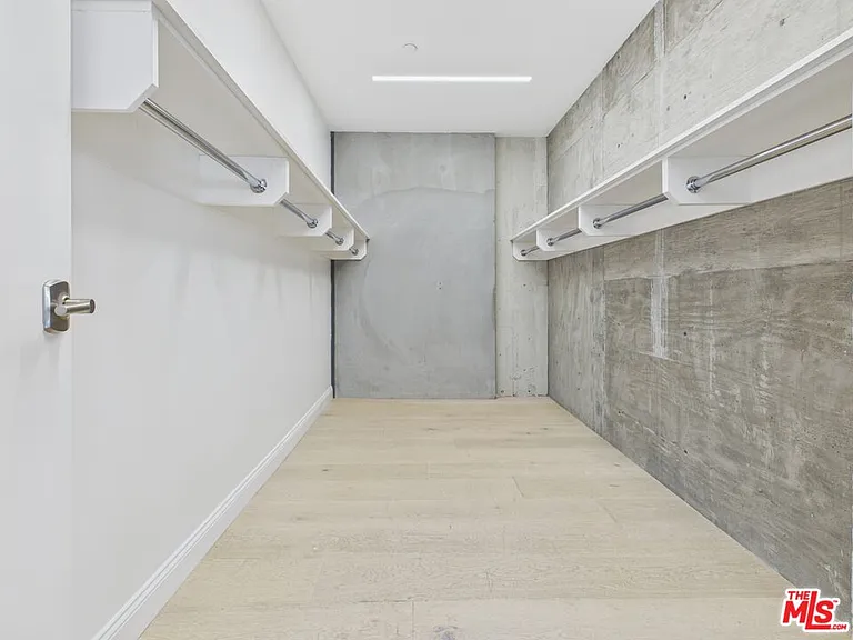 808 S Broadway #7 — Photo 22