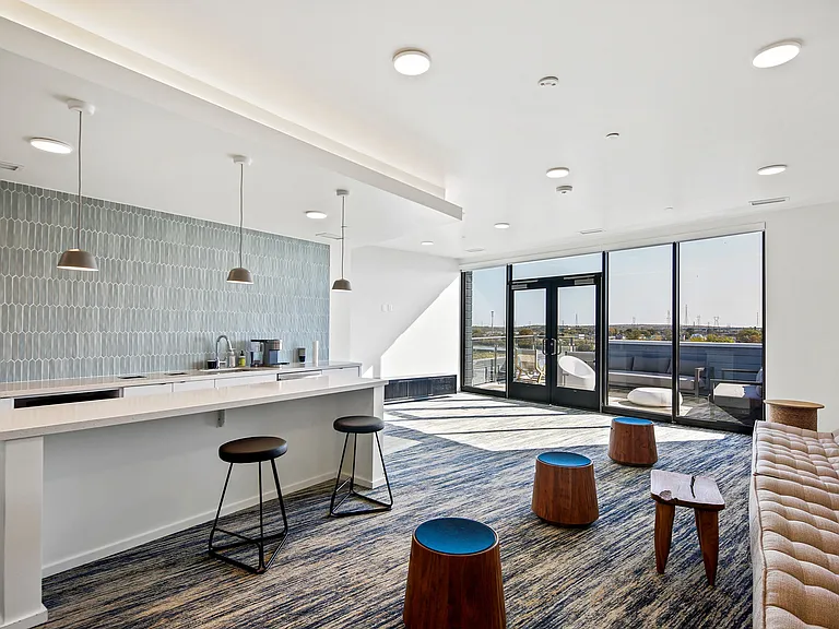 River House Apartments — Photo 43