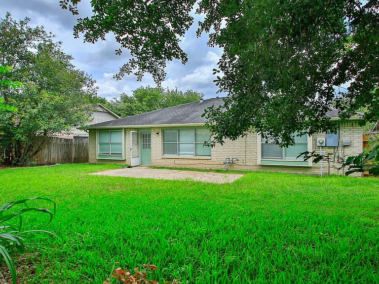18531 Lippizaner Dr — Photo 31