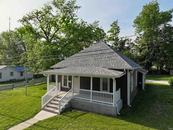 537 W 11th St, Winamac, IN 46996