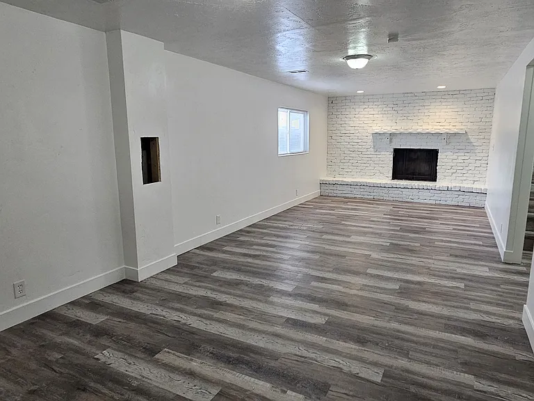 11809 S 1000 E — Photo 18