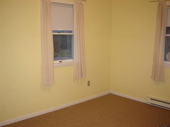 4th image of 7 Chesterwood Ct