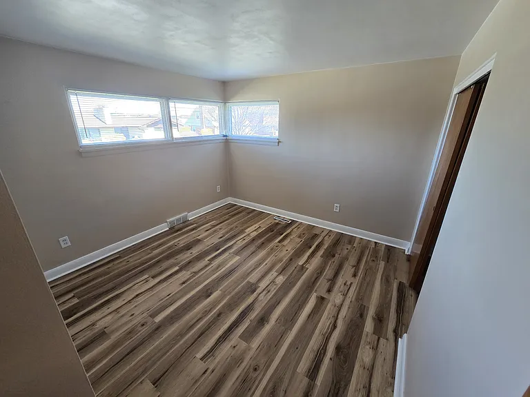 236 W Granada Ave — Photo 19