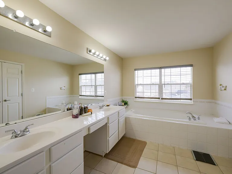 601 Crossover Ct — Photo 35