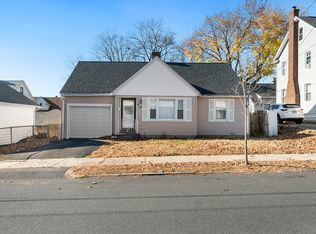 144 Bristol St, Springfield, MA 01109