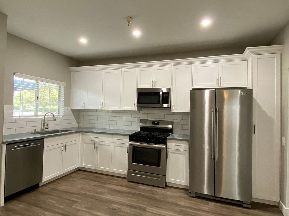1st image of 195 Johnston Ln #101