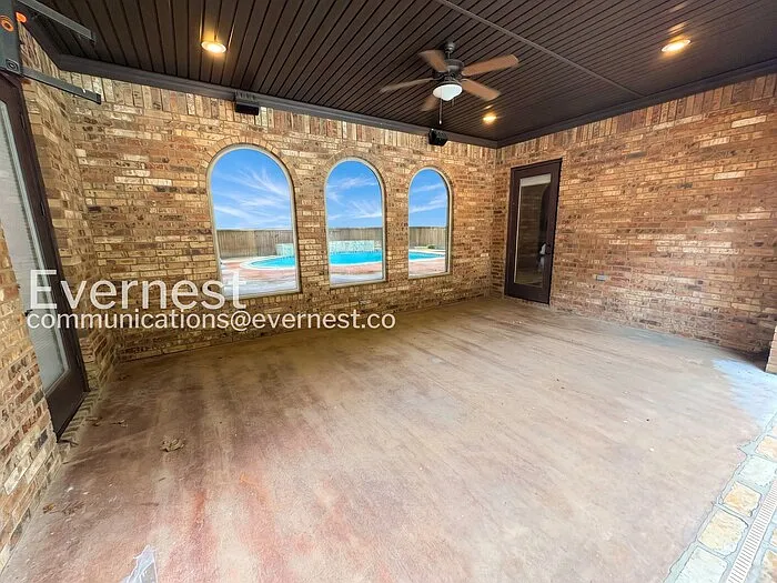 6587 Westminster — Photo 26