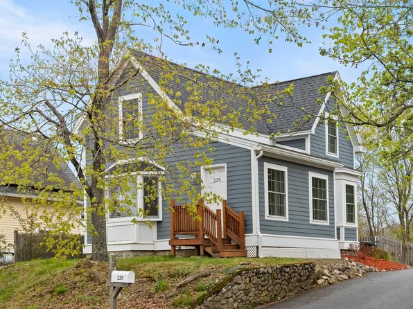 229 Highland St, South Hamilton, MA 01982