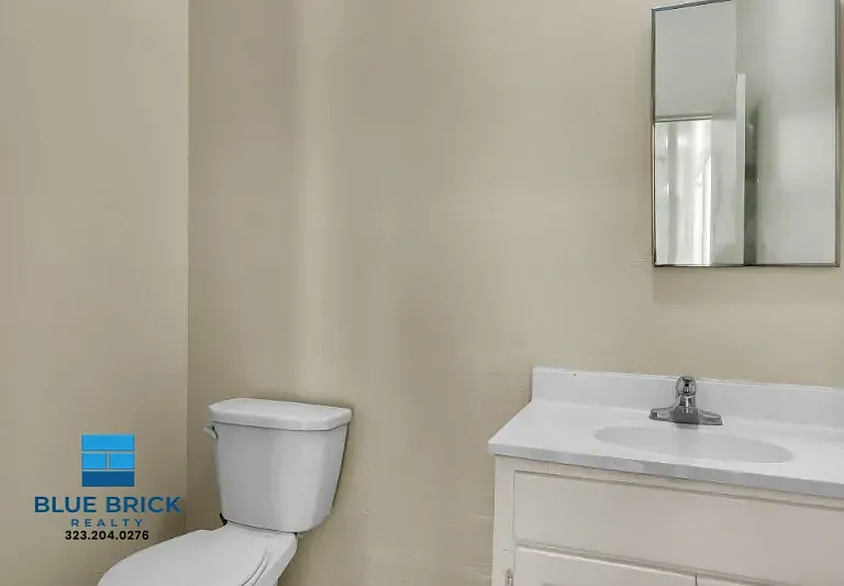 5869 S Figueroa St #3 — Photo 17