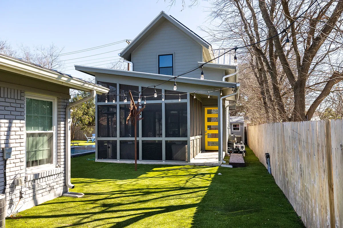 Building Photo - 7805 Mullen Dr #B