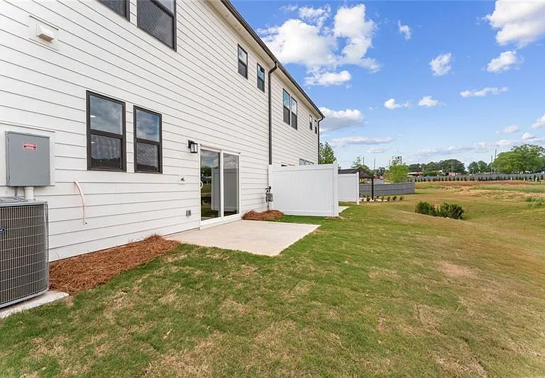 1303 Farmers Loop #R — Photo 9